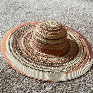 NWOT BCBG sun hat